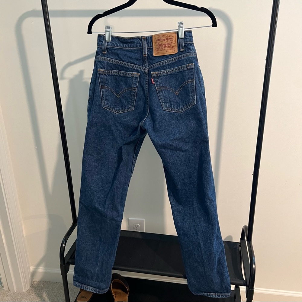 Classic Vintage Levi Tapered Blue Denim Jeans - Picture 4 of 8